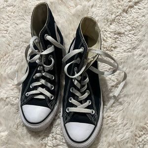 Women Converse Hightops. Used, great condition.